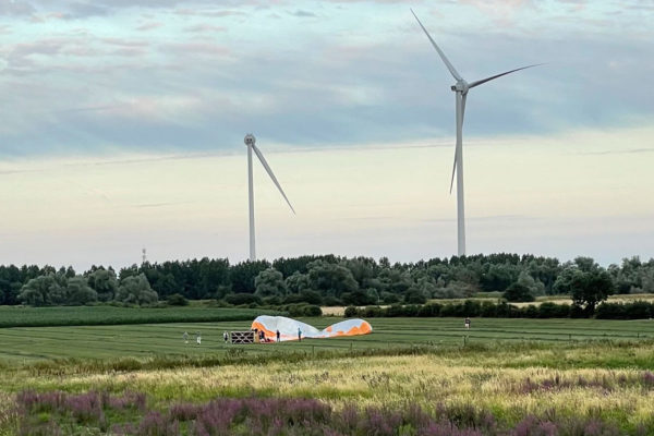 Luchtballon maakt noodlanding langs de IJssel. Foto: Martin Slijper