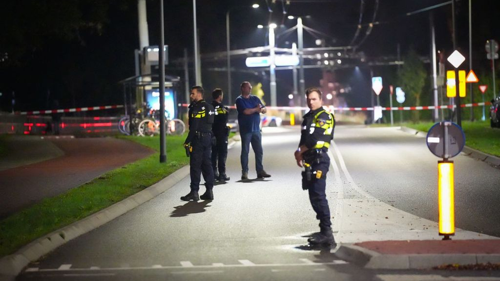 Politie na de plofkraak in Velp. Foto: Persbureau Heitink