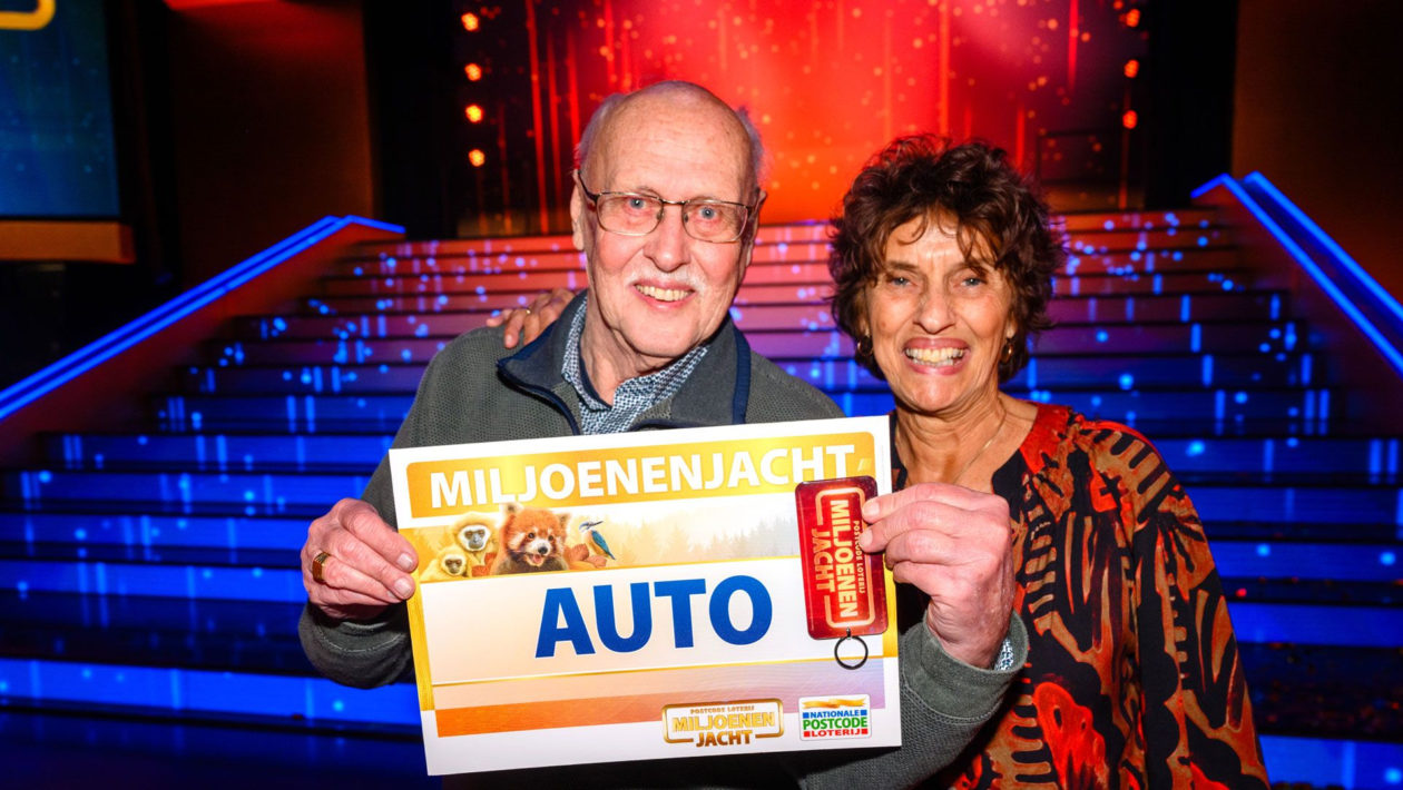Arie uit Dieren wint auto bij Postcode Loterij Miljoenenjacht. Foto: Roy Beusker Fotografie