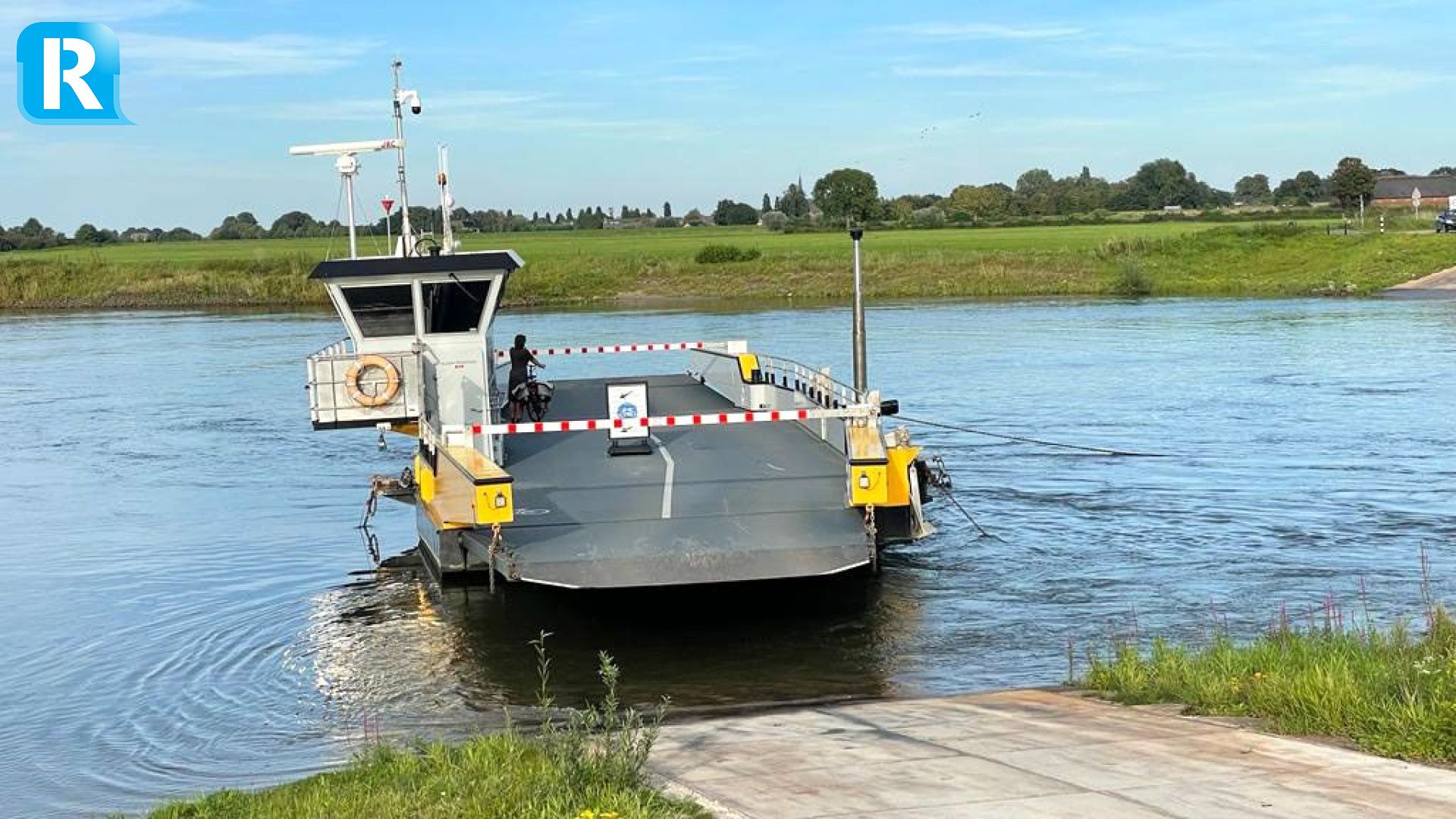 Veerpont Dieren-Olburgen na zeven weken weer in de vaart