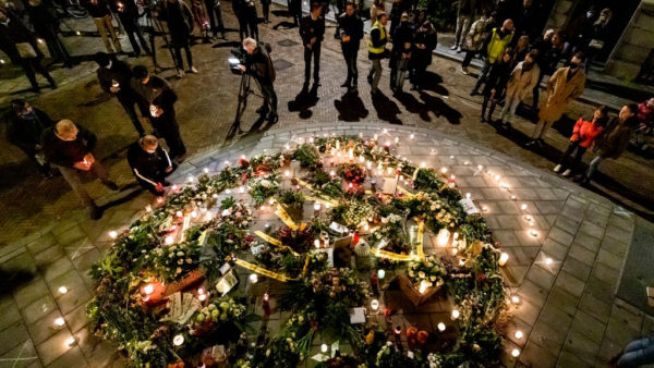 Herdenking met lichtjes voor doodgeslagen Arnhemmer. Foto: ANP