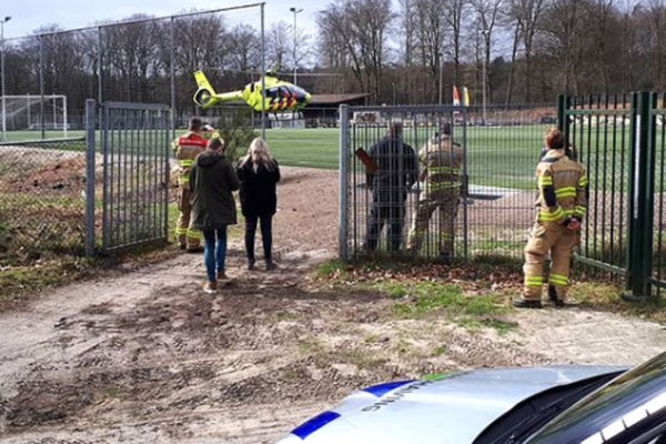 Racefietser onwel geworden op de Posbank. Foto: Politie Velp