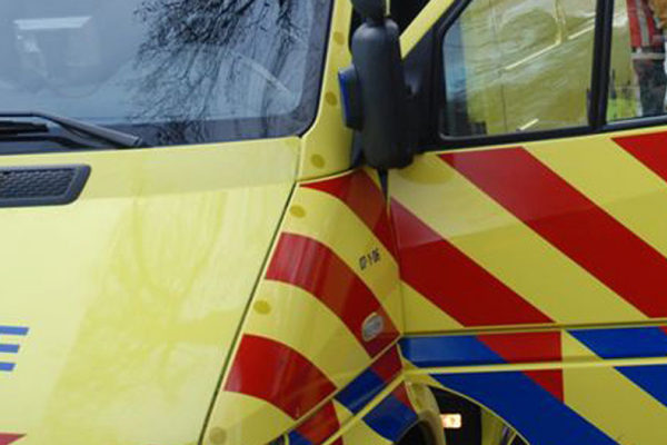 Ambulance met patiënt betrokken bij kettingbotsing op A348 Foto: Studio Rheden