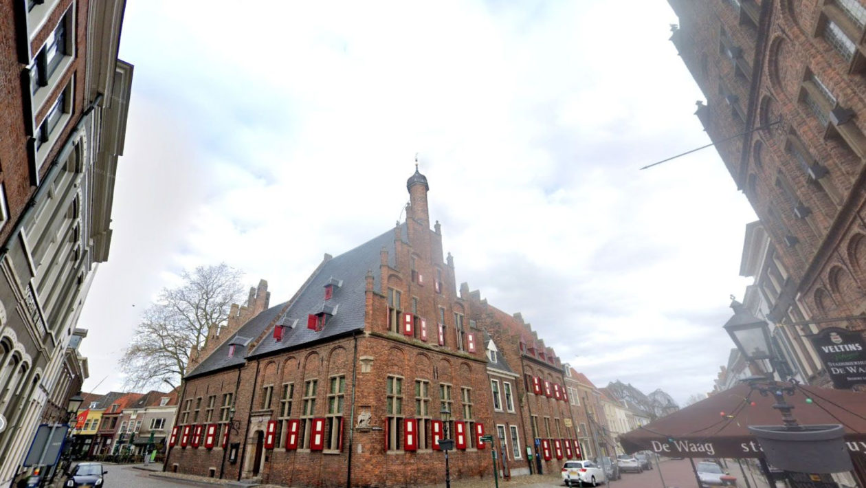 Gaat het Stadshuis van Doesburg verdwijnen?. Foto: Google Maps