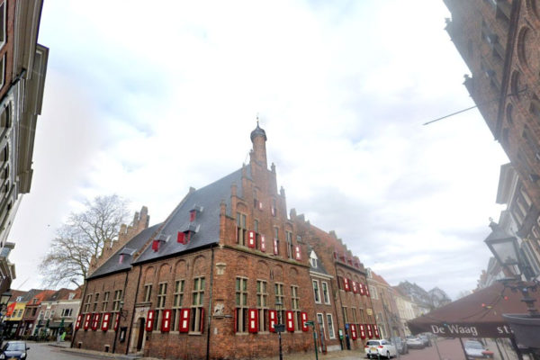 Gaat het Stadshuis van Doesburg verdwijnen?. Foto: Google Maps