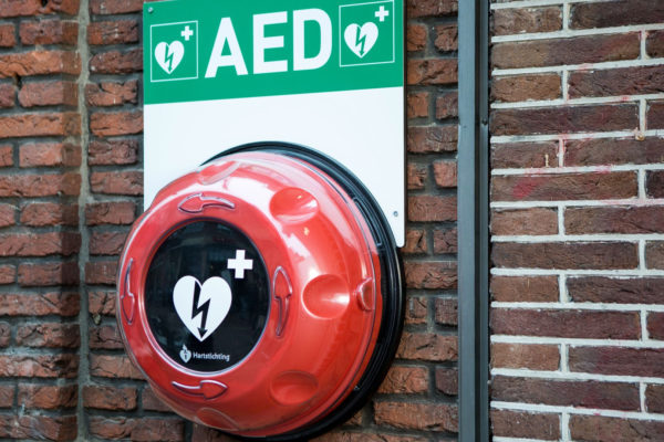 AED met buitenkast. Foto: Hartstichting