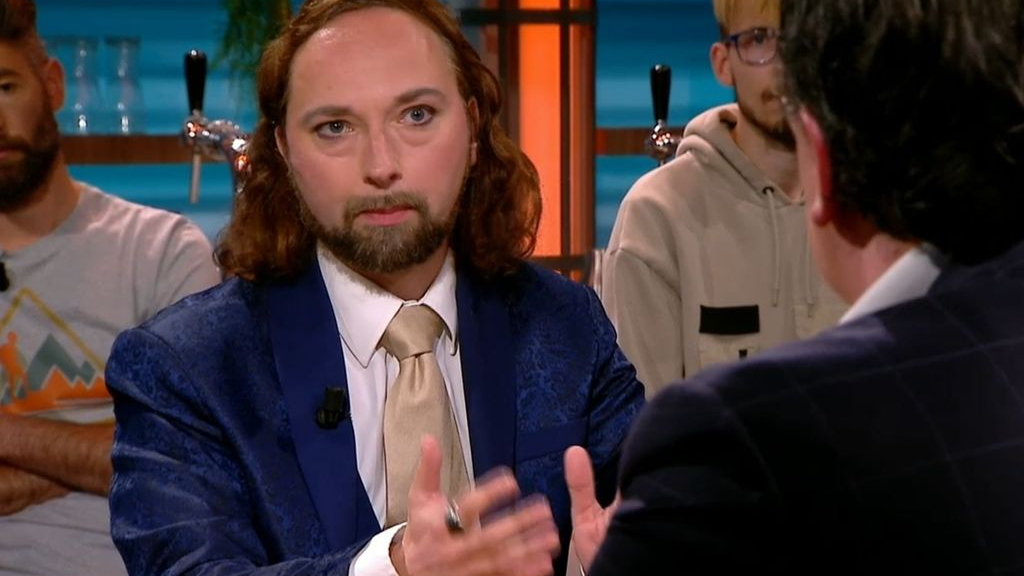 Sebastiaan aan tafel in het tv-programma De Week van Gelderland. Foto: Omroep Gelderland