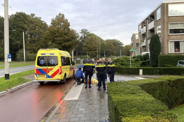 Fietser aangereden op Arnhemsestraatweg Velp. Foto: Martin Slijper