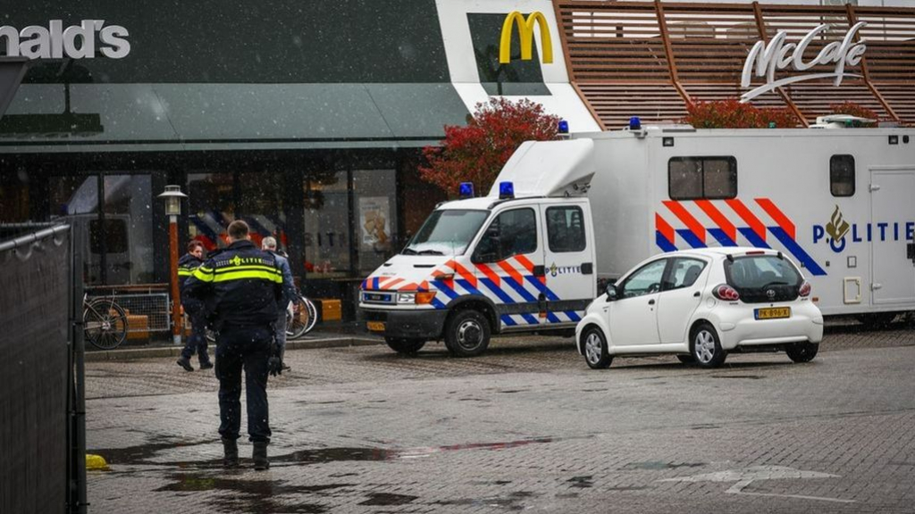 De McDonalds in Zwolle waar de twee doden vielen. Foto: ANP