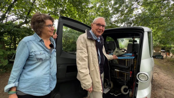 Carl en Monique rijden een toeristische route met hun Canta. Foto: Omroep Gelderland
