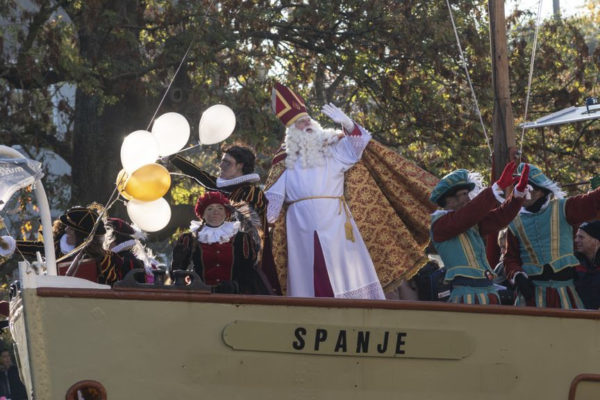 Sinterklaas zal met zijn stoomboot een stukje om moeten varen. Foto: ANP