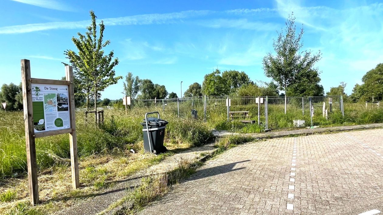 Provincie verwijdert klein speeltuintje in De Steeg Foto: Martin Slijper