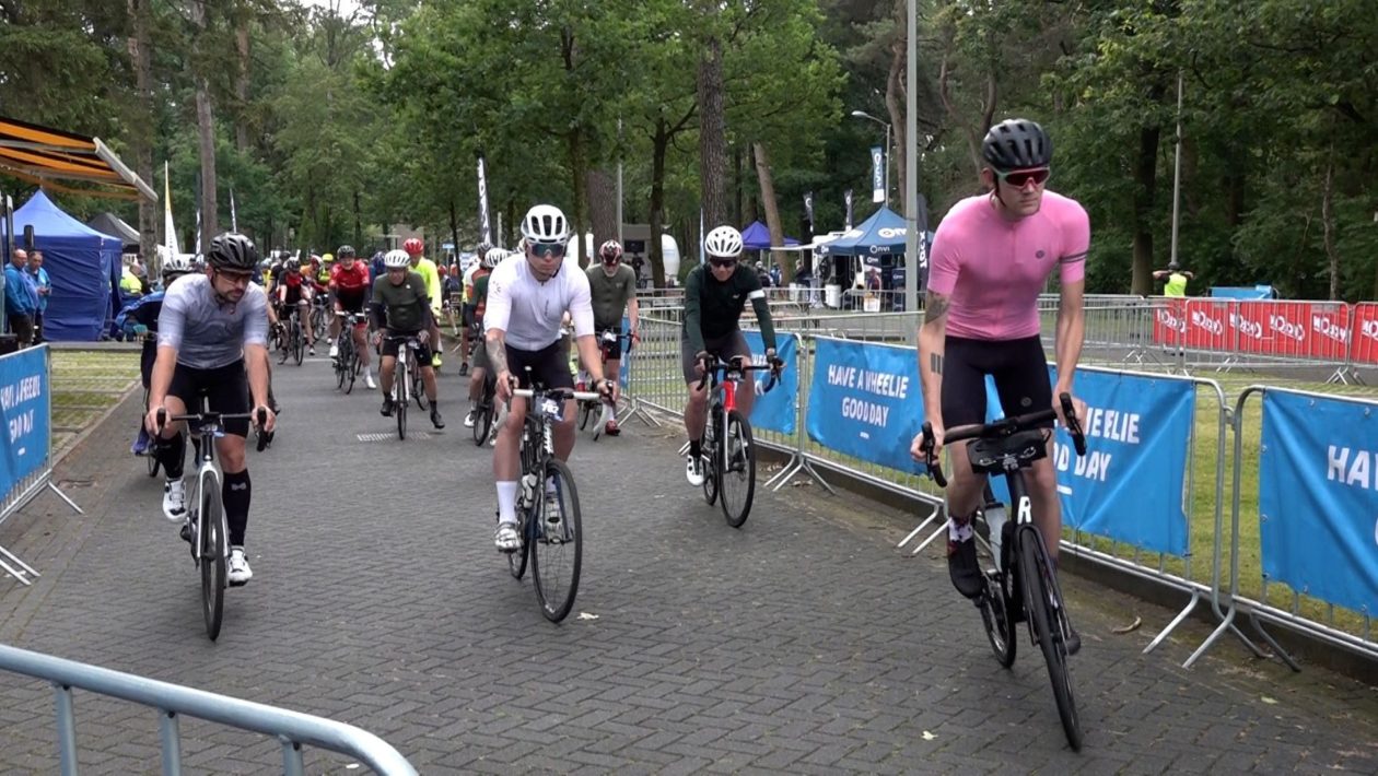 Wielerrecreanten proberen parcours NK uit tijdens Ronde van Arnhem. Foto: Omroep Gelderland