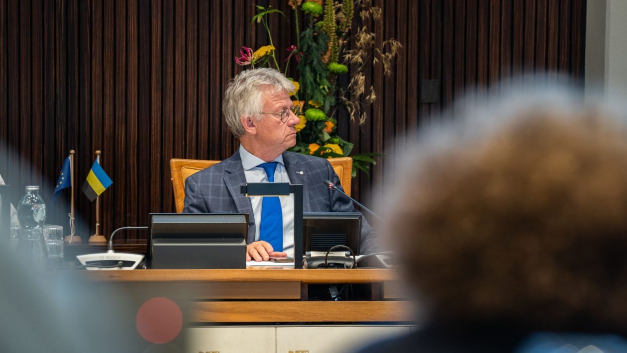 John Berends in een eerdere Statenvergadering Foto: Omroep Gelderland/Jasper Lindner