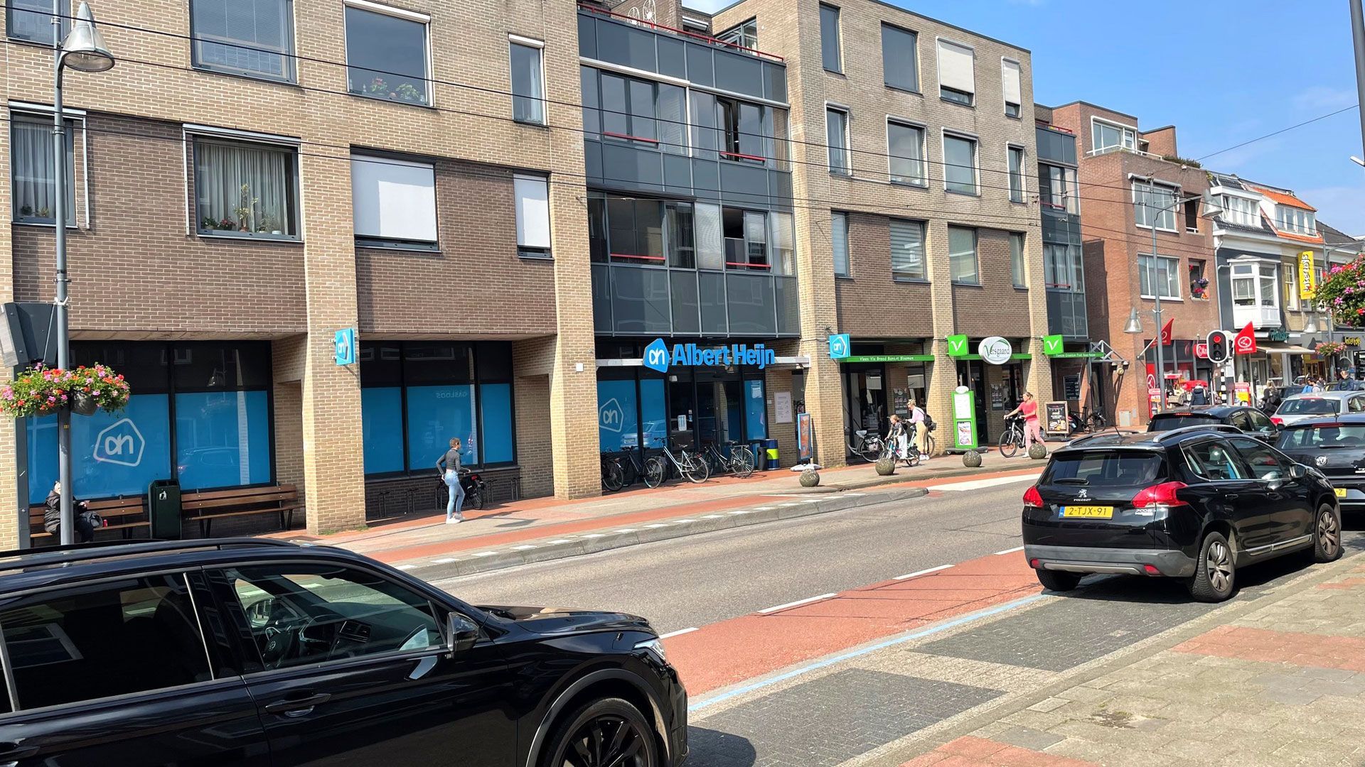 Albert Heijn sluit na 21.00 uur laatste kassa met lopende band