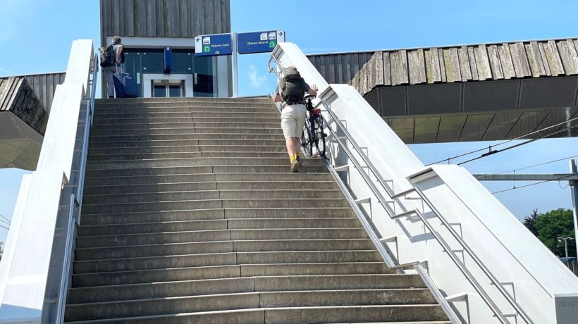 Lift treinstation Dieren nog weken buiten gebruik Foto: Martin Slijper