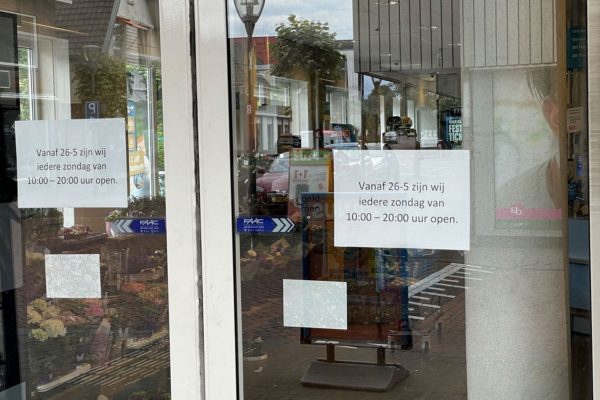 Albert Heijn mag nog maanden langer open blijven op zondag Foto: Martin Slijper