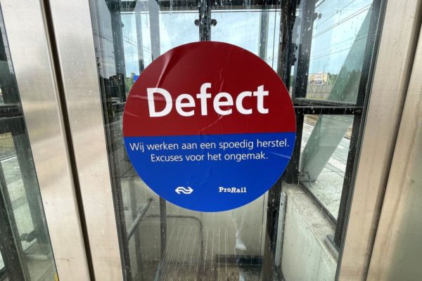 Lift op station Dieren al een week kapot Foto: Martin Slijper