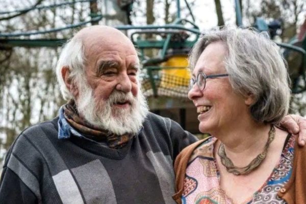 Jos Spanbroek samen met zijn vrouw Riet. Foto: Facebook