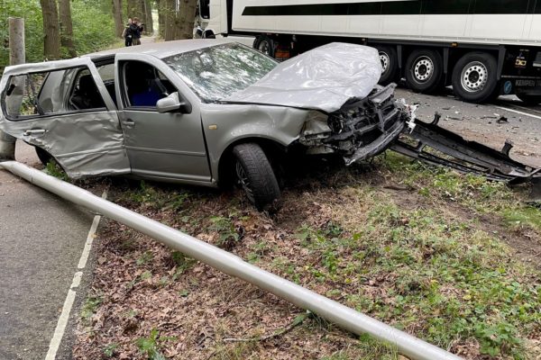 Twee gewonden bij ernstig ongeval op Schelmseweg Foto: Martin Slijper