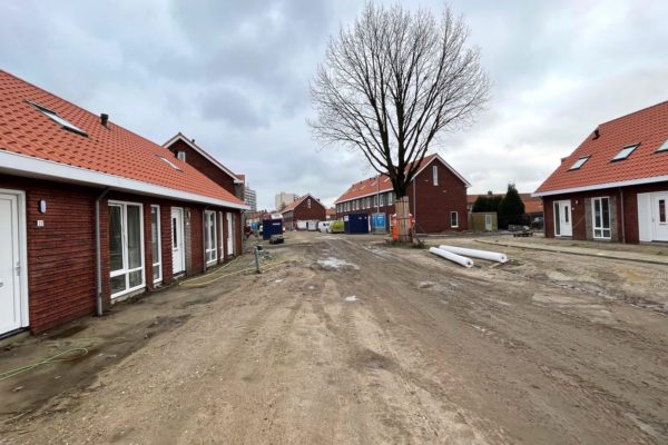 Laatste woningen Dr. Schaepmanstraat in Velp na stroomproblemen opgeleverd Foto: Martin Slijper