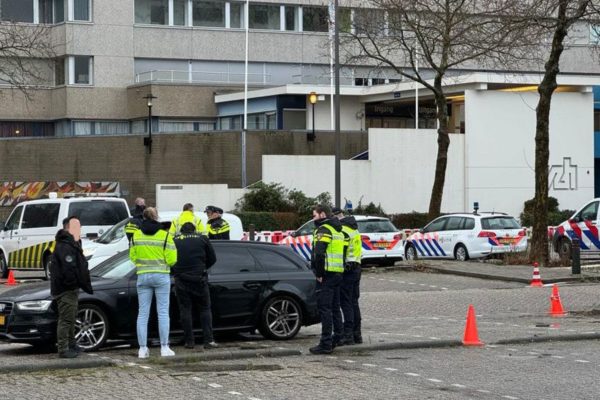 Verkeerscontrole bij knooppunt Velperbroek Foto: Studio Rheden