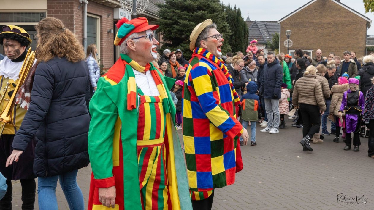 Sinterklaas komt aan in Rheden Foto: Rob de Lelij