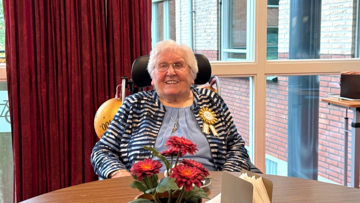 Mevrouw Thier-van Zwieten uit Velp wordt 100 jaar Foto: Martin Slijper