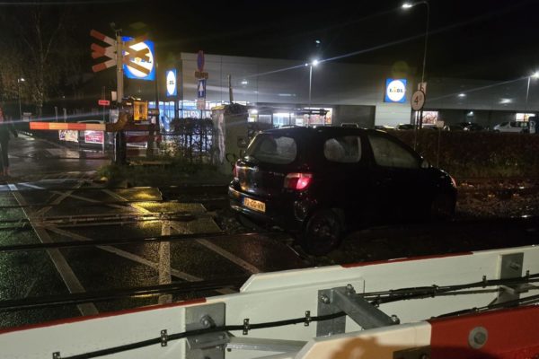 Velp wederom ontsnapt aan treinramp door inschattingsfout Foto: Sebastiaan Kleijn