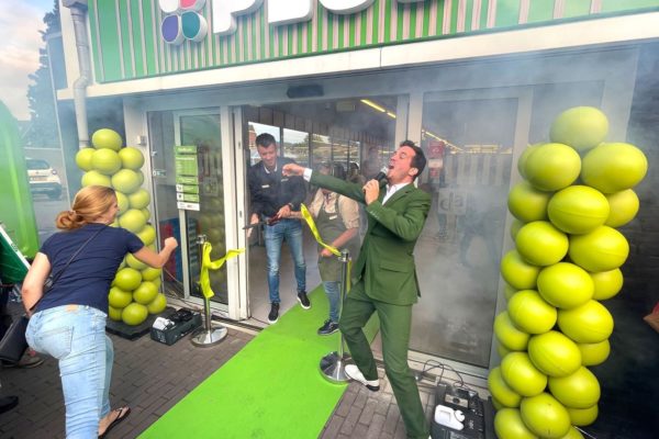 Supermarkt Plus Rheden opent de deuren Foto: Martin Slijper