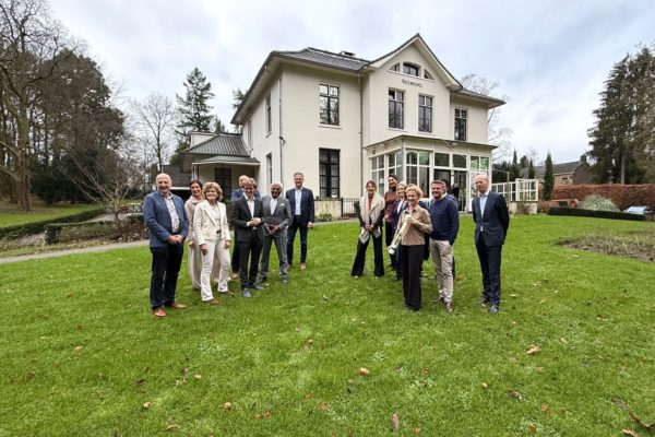 Hospice Rozenheuvel in Rozendaal officieel gered Foto: Martin Slijper