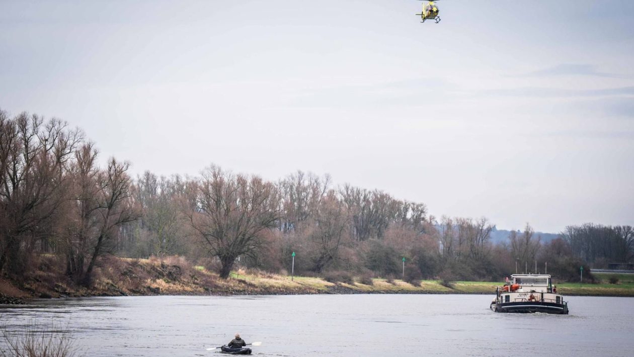 Een traumahelikopter zocht ook mee. Foto: Persbureau Heitink