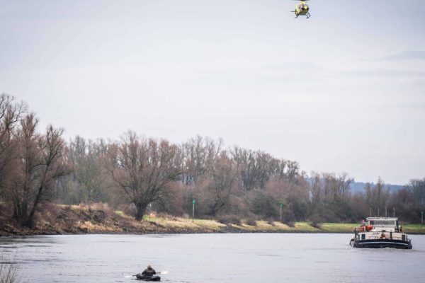 Een traumahelikopter zocht ook mee. Foto: Persbureau Heitink