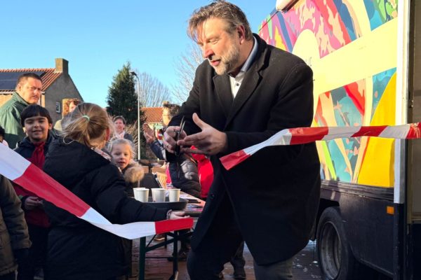 De Blauwe Tomaat gestart in Velp en Rheden: feestelijke opening met wethouder Foto: Martin Slijper