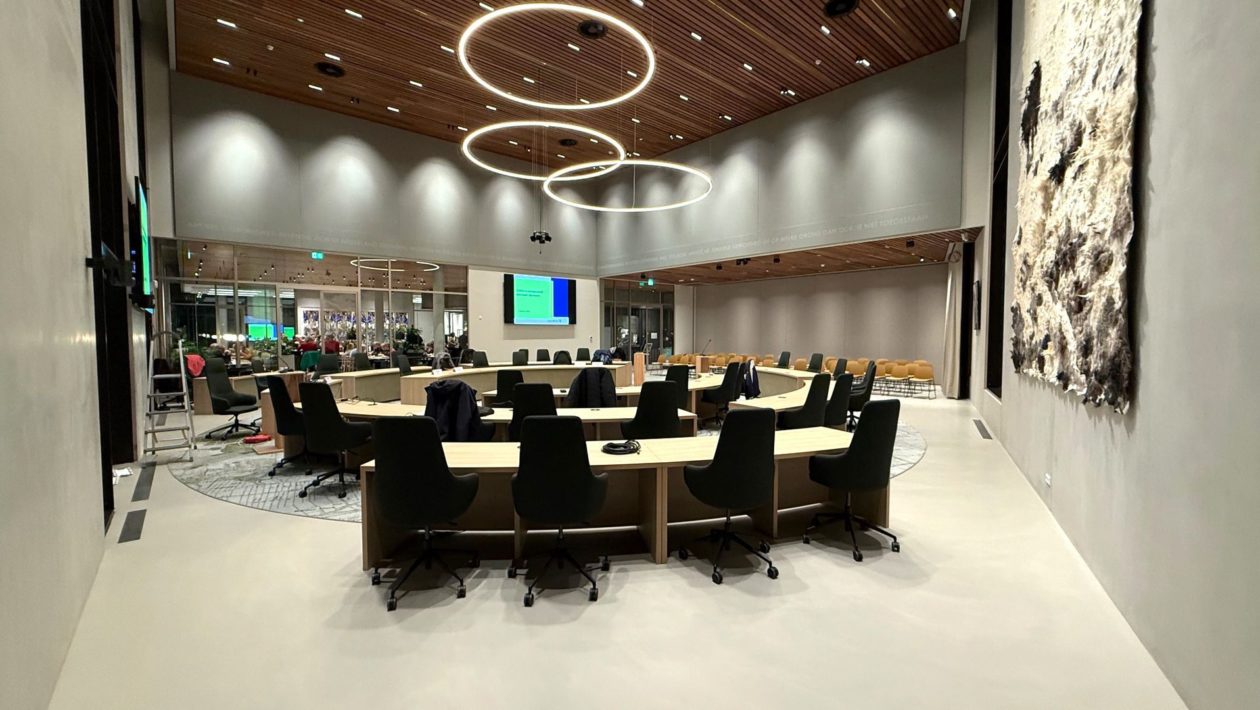 Nieuwe raadszaal in De Steeg Foto: Martin Slijper