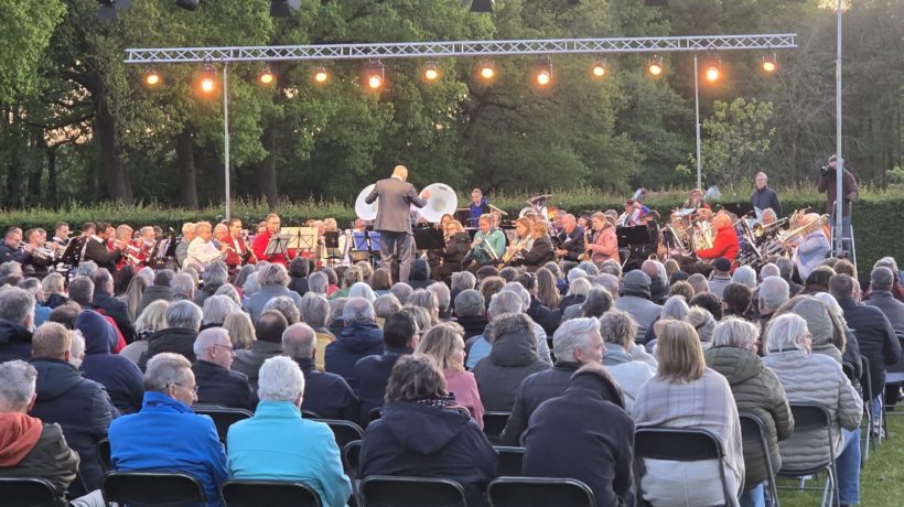 Bevrijdingsconcert in Laag-Soeren Foto: Studio Rheden
