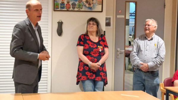 Gemeente beloont jubileum Avondvierdaagse Dieren met 100 euro Foto: Studio Rheden