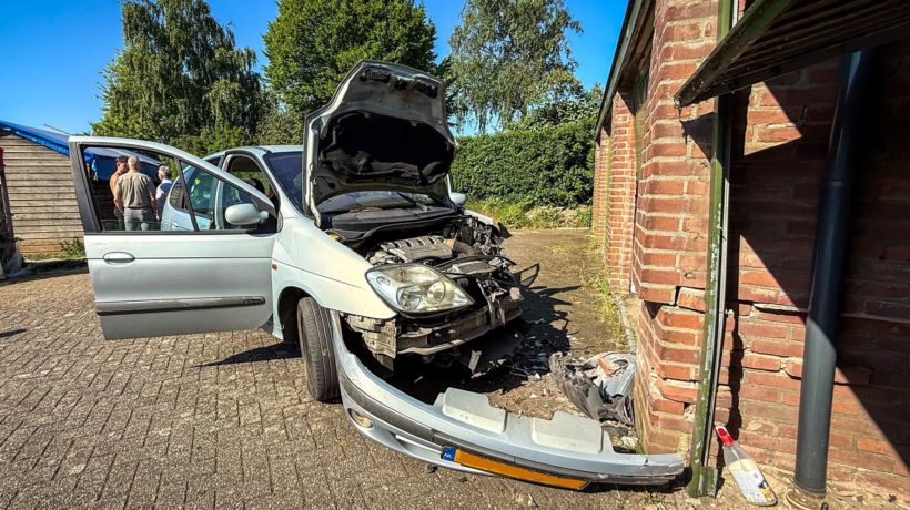 Auto ramt garageboxen in Dieren