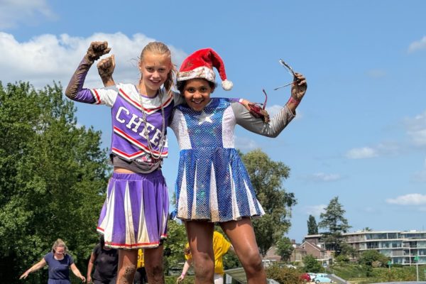 Dieren viert 100-jarig bestaan kerktoren met geslaagd Mud & Fun Festival Foto: Martin Slijper