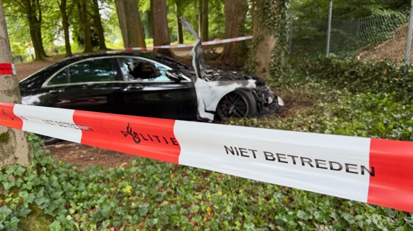 Twee dure Mercedessen in zes weken uitgebrand in Rozendaal Foto: Martin Slijper