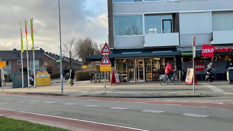 Archief Foto: Kruispunt Zwarteweg / Oranjeweg ter hoogte van de DekaMarkt Foto: Omroep Gelderland