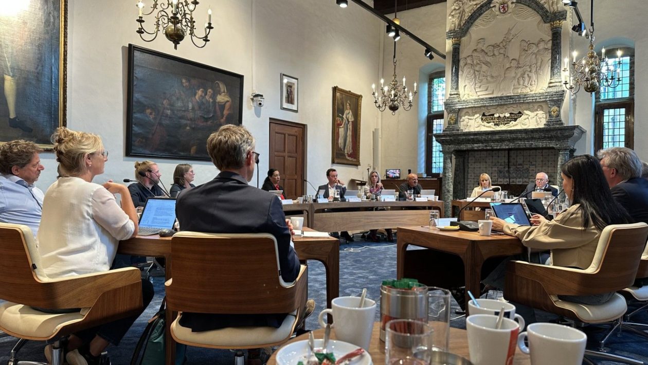 Gemeenteraad Doesburg in vergadering. Foto: Omroep Gelderland