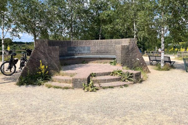 Stenen Posbank nu officieel beschermd monument Foto: Martin Slijper