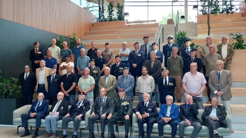 Rhedense veteranen tijdens veteranendag 2025 in gemeentehuis De Steeg Foto: Rheden
