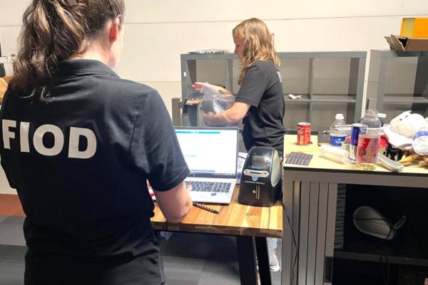 Fiod onderzoekt nepmerkkleding Foto: Fiod