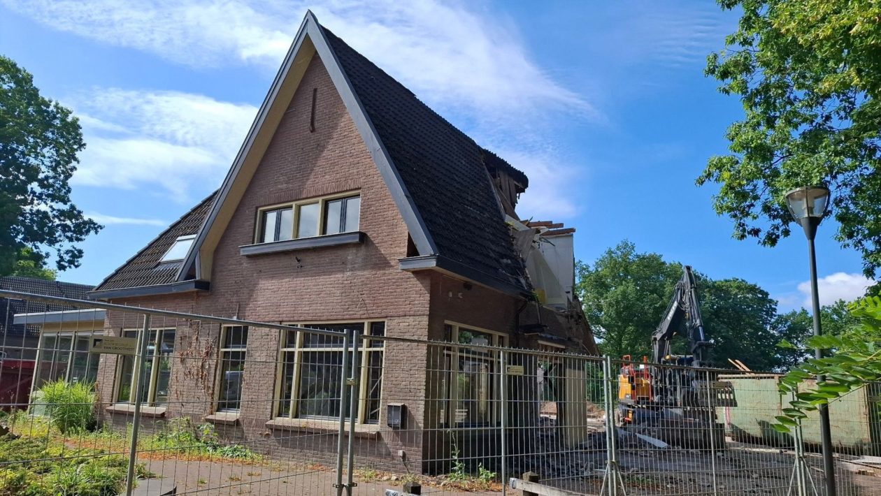 Sloop De Harmonie begonnen Foto: Ellen Schut-Eikenaar