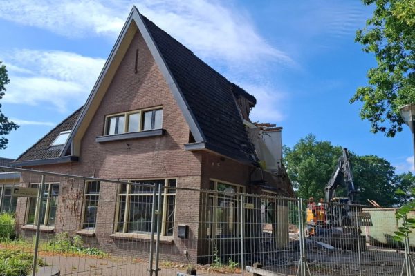 Sloop De Harmonie begonnen Foto: Ellen Schut-Eikenaar