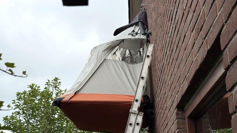 Slapen in een Airbnb tent op 3 meter hoogte in Rheden Foto: Martin Slijper