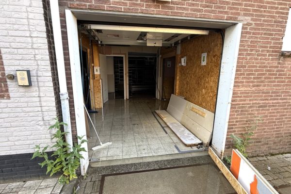 Grote waterschade bij voormalige Plus in Rheden Foto: Martin Slijper