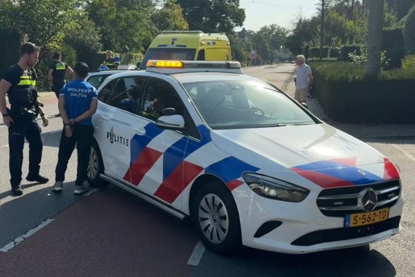 Gestolen scooter botst op auto in Velp
